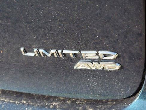 Used 2021 Chrysler Pacifica Limited w/ Uconnect Theater Family Group AWD/4WD image 14