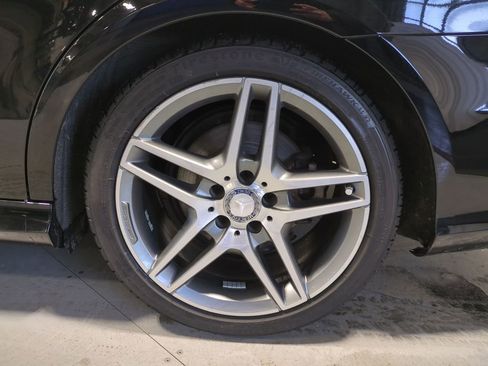 Used 2016 Mercedes-Benz E 400 4MATIC Sedan image 14