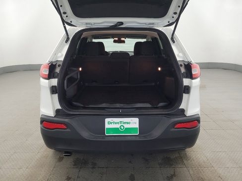 Used 2015 Jeep Cherokee Latitude w/ Cold Weather Group image 29