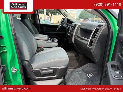 Used 2017 RAM 2500 Tradesman w/ Chrome Appearance Group AWD/4WD image 16
