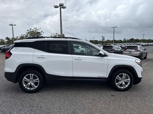 Used 2021 GMC Terrain SLE w/ Driver Convenience Package FWD image 2