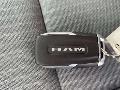 Used 2020 RAM 1500 Big Horn AWD/4WD image 45
