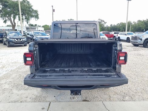 Used 2022 Jeep Gladiator Rubicon w/ LED Lighting Group AWD/4WD image 8