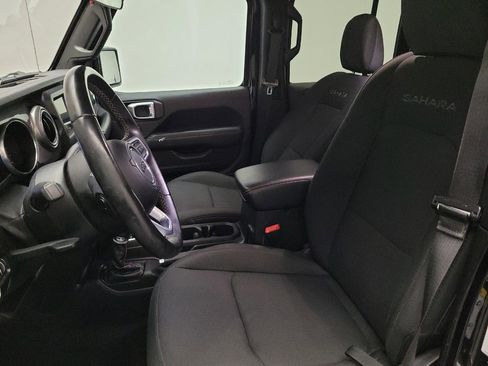 Used 2019 Jeep Wrangler Unlimited Sahara w/ Safety Group AWD/4WD image 17
