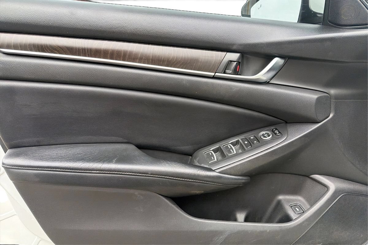 Used 2018 Honda Accord EX image 20