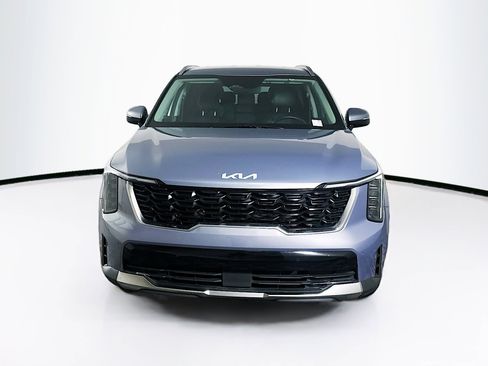 Used 2024 Kia Sorento S image 2