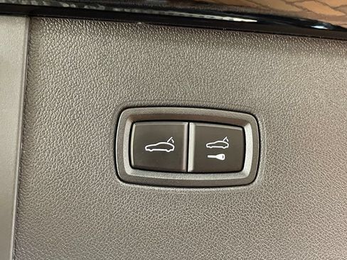 Used 2024 Porsche Cayenne Turbo AWD/4WD image 16