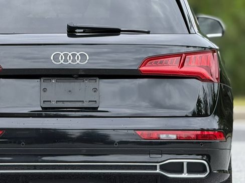Used 2018 Audi SQ5 Prestige w/ Prestige Package AWD/4WD image 17