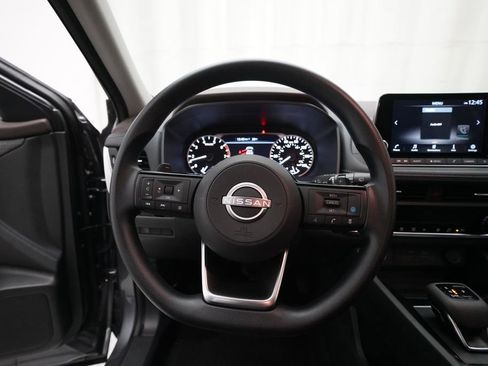 Certified 2023 Nissan Rogue SV image 4