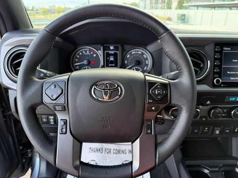 Used 2022 Toyota Tacoma TRD Off-Road w/ Technology Package AWD/4WD image 25