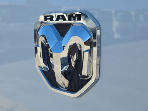 Used 2025 RAM ProMaster 2500 w/ Convenience Group FWD image 9