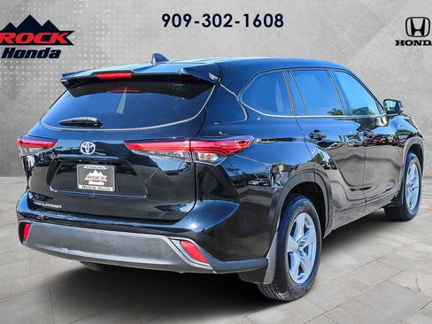Used 2023 Toyota Highlander L FWD image 6