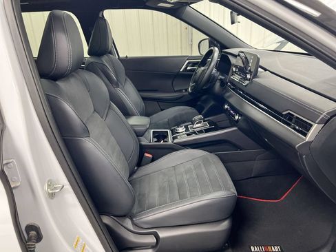 Used 2024 Mitsubishi Outlander Ralliart AWD/4WD image 23