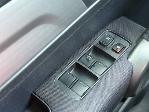 Used 2010 Honda CR-V LX image 27