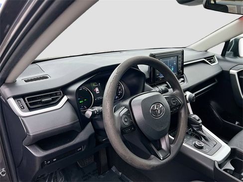 Used 2020 Toyota RAV4 XLE image 9