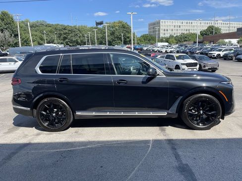 Used 2023 BMW X7 xDrive40i w/ Premium Package AWD/4WD image 7