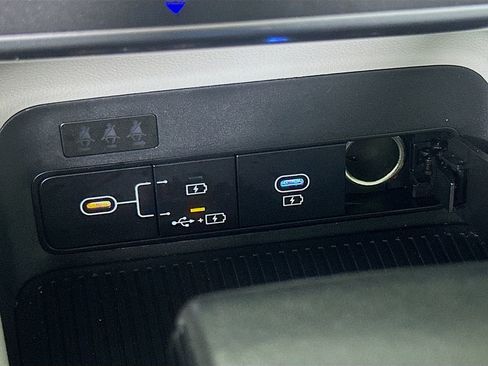 Used 2025 Hyundai Kona SEL image 30