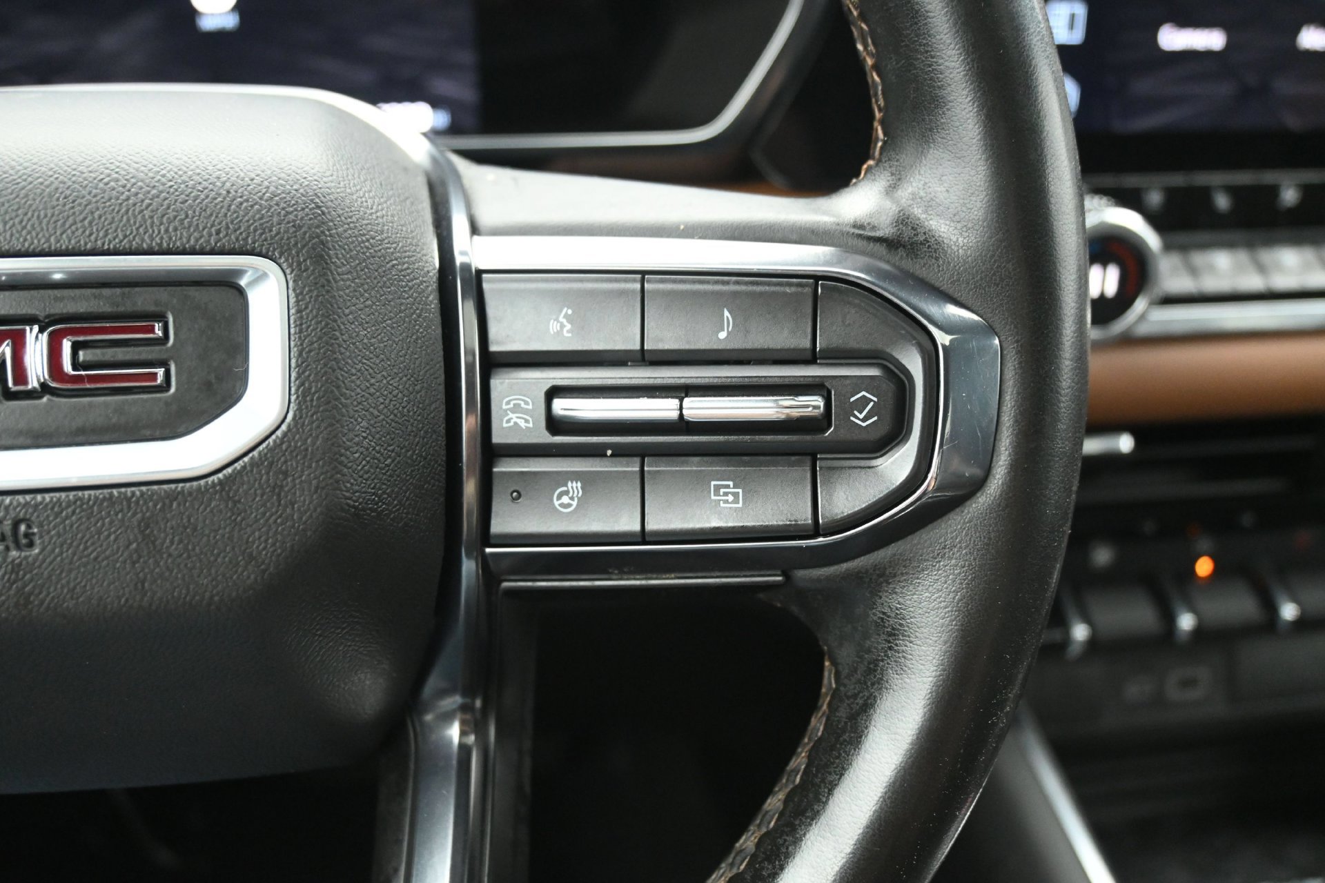 Used 2023 GMC Canyon AT4 w/ AT4 Premium Package AWD/4WD image 20