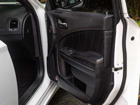 Used 2018 Dodge Charger GT image 17