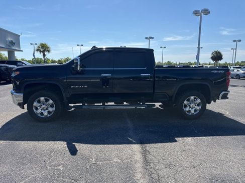 Used 2021 Chevrolet Silverado 2500 LTZ w/ LTZ Plus Package image 3
