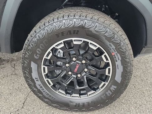 New 2026 GMC Canyon AT4 AWD/4WD image 5