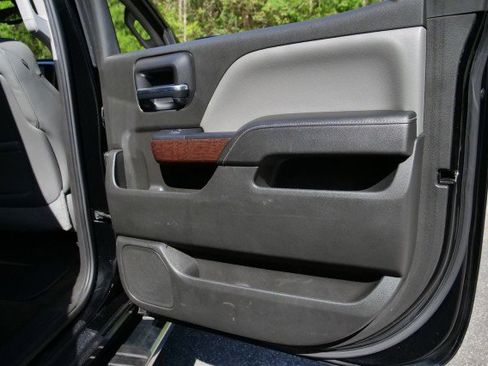 Used 2015 GMC Sierra 1500 SLT w/ SLT Crew Cab Value Package image 32