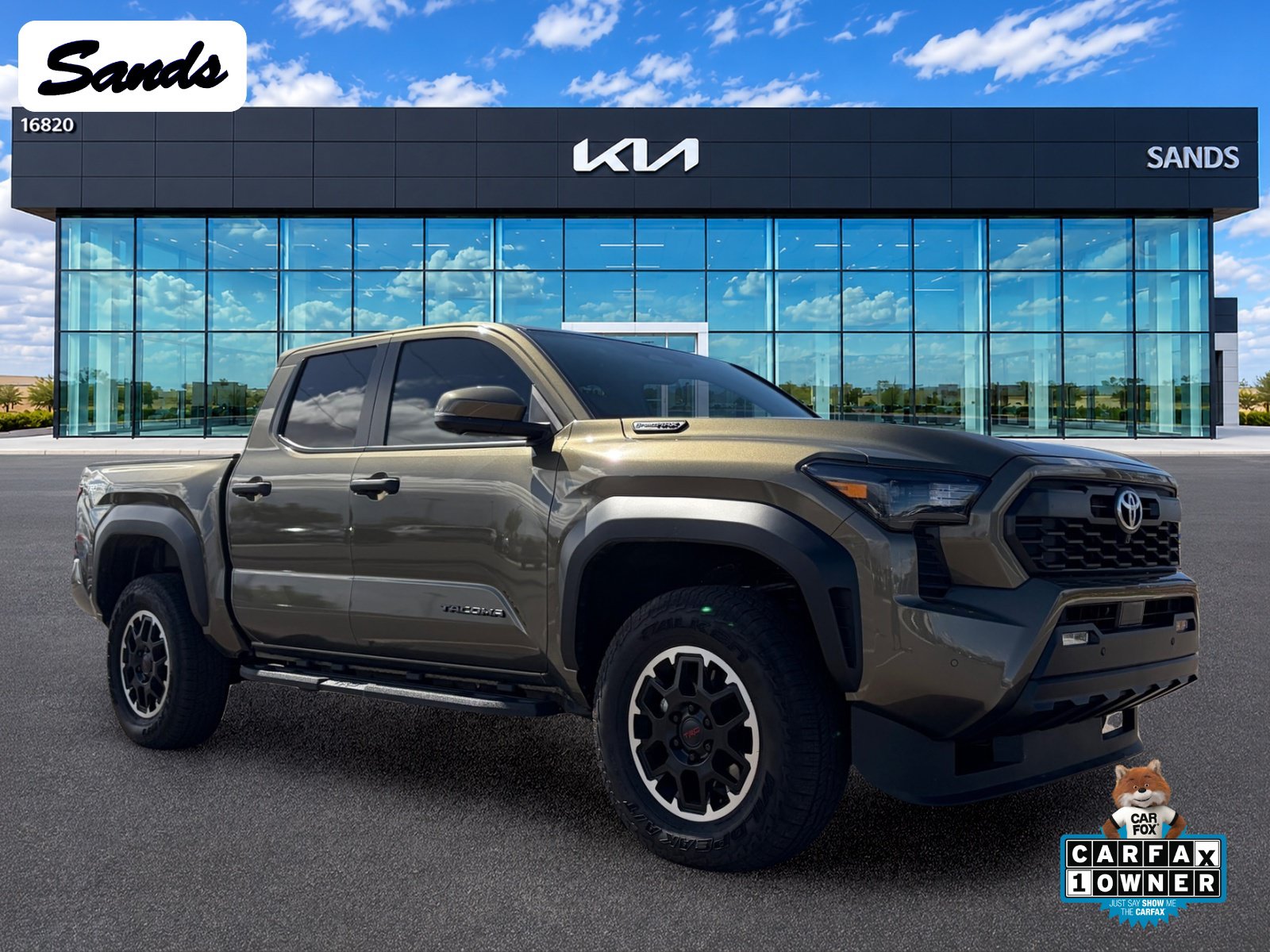 Used 2025 Toyota Tacoma TRD Off-Road w/ TRD Off Road Premium Package AWD/4WD image 1