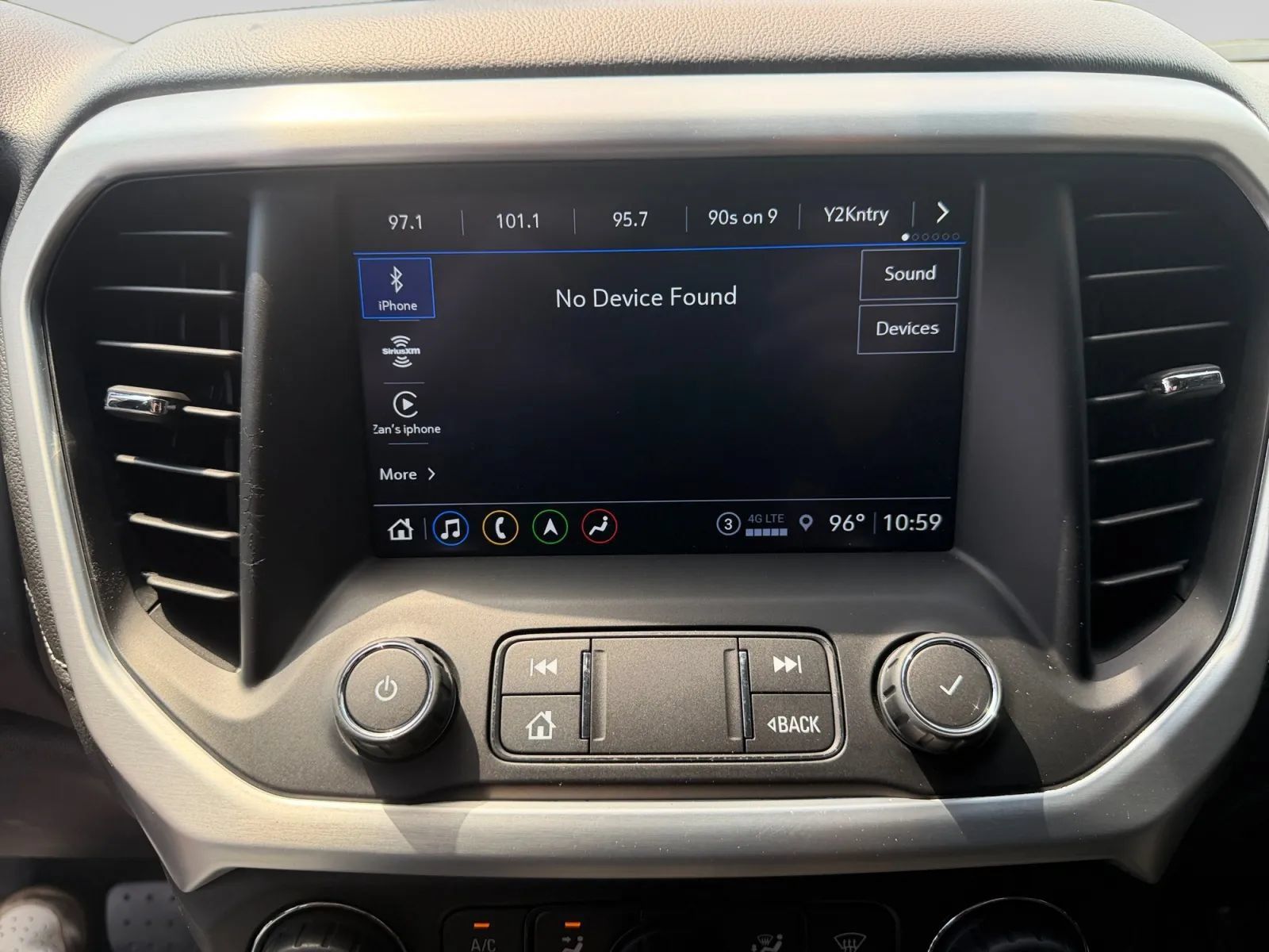 Used 2021 GMC Acadia SLT w/ LPO, Floor Liner Package FWD image 18