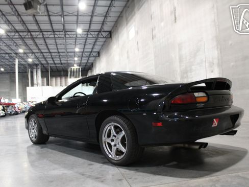 Used 2000 Chevrolet Camaro Z28 w/ SS Performance/Appearance Pkg RWD image 20