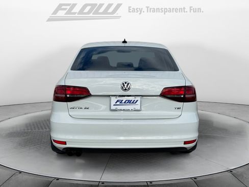 Used 2017 Volkswagen Jetta SE image 8
