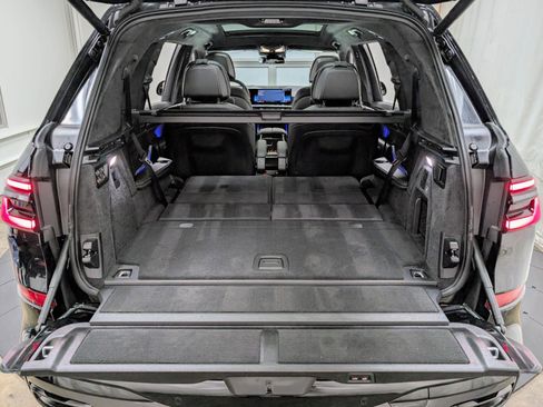 Used 2024 BMW X7 xDrive40i w/ M Sport Package image 24