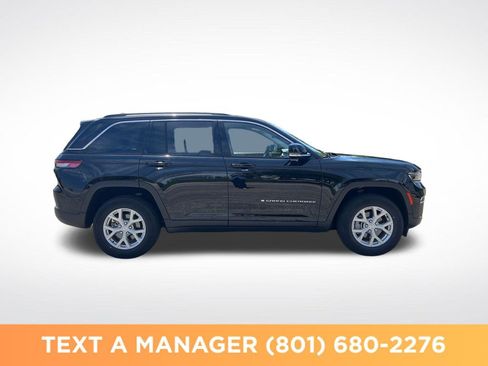 Used 2023 Jeep Grand Cherokee Limited w/ Trailer Tow Prep Group (B) AWD/4WD image 6