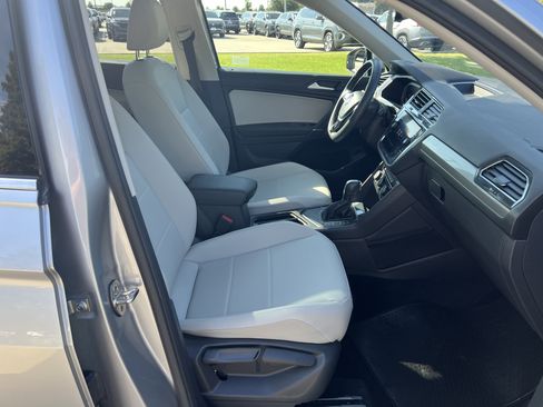 Certified 2020 Volkswagen Tiguan SEL image 30
