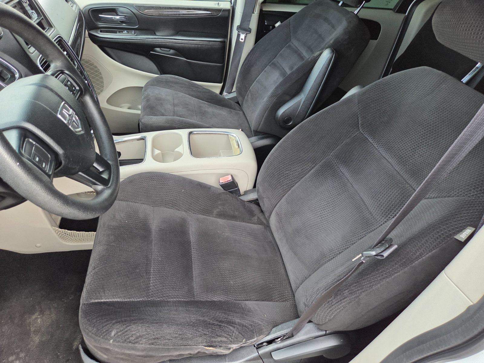 Used 2014 Dodge Grand Caravan SXT FWD image 6