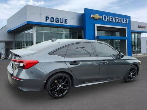 Used 2022 Honda Civic Sport image 2