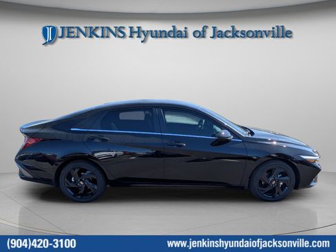 New 2026 Hyundai Elantra SEL Sport image 2