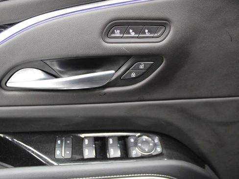 Used 2023 Cadillac Escalade ESV Sport w/ Touring Package image 18