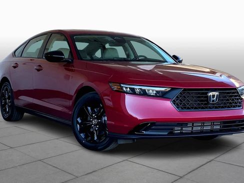 Used 2025 Honda Accord SE image 2