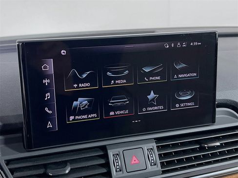 Used 2023 Audi Q5 2.0T Prestige w/ Prestige Package image 15