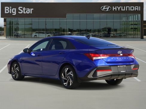 Certified 2025 Hyundai Elantra Sport image 3