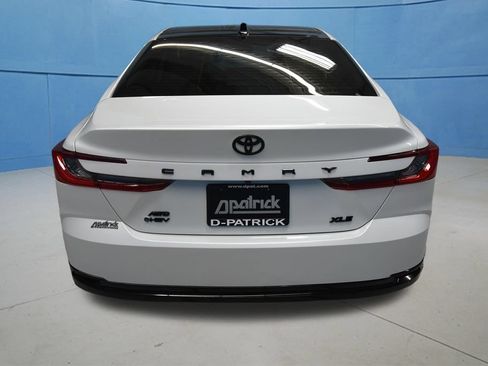 Used 2025 Toyota Camry XLE AWD/4WD image 33