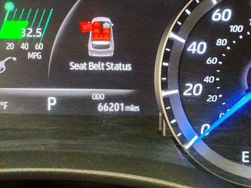 Used 2020 Toyota Highlander XLE FWD image 15
