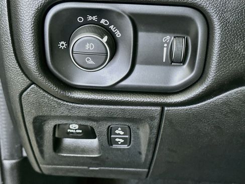 Used 2023 RAM 1500 Big Horn AWD/4WD image 16