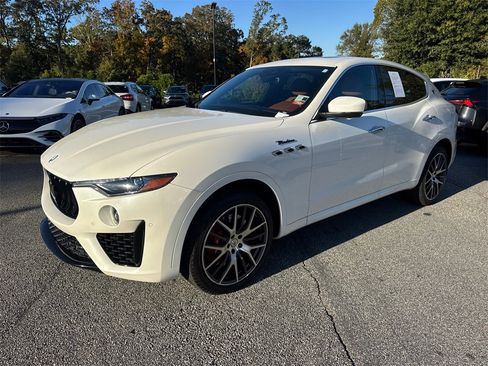 Used 2022 Maserati Levante Modena image 3