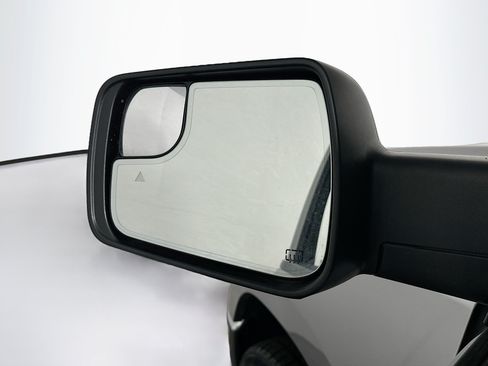 Used 2024 RAM 1500 Laramie AWD/4WD image 16