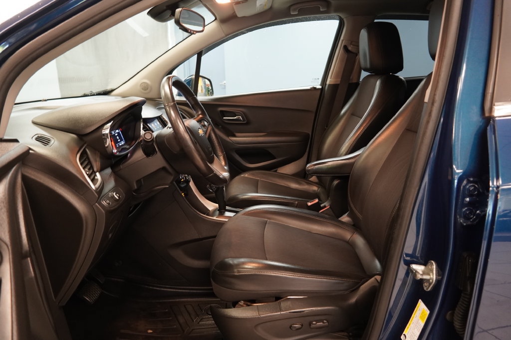 Used 2020 Chevrolet Trax LT w/ LT Convenience Package FWD image 5