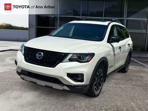 Used 2020 Nissan Pathfinder SL AWD/4WD image 2