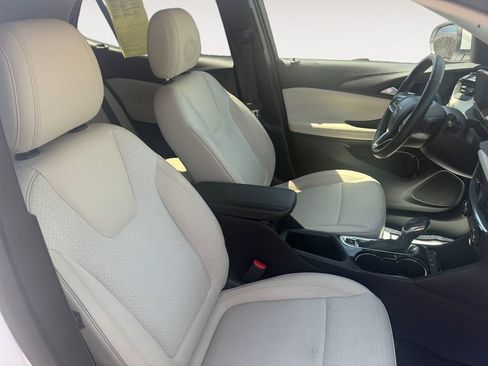 Certified 2024 Buick Encore GX Preferred w/ Comfort Package AWD/4WD image 15