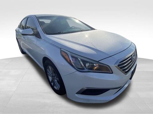 Used 2016 Hyundai Sonata SE FWD image 14