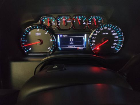 Used 2019 Chevrolet Suburban Premier AWD/4WD image 23